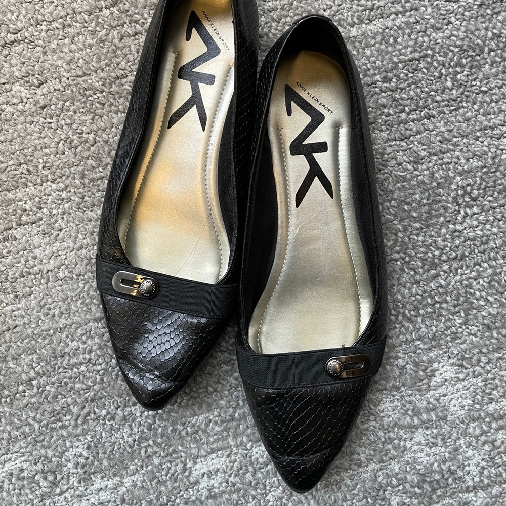 8.5 Anne Klein Sport Black Pointy Flats